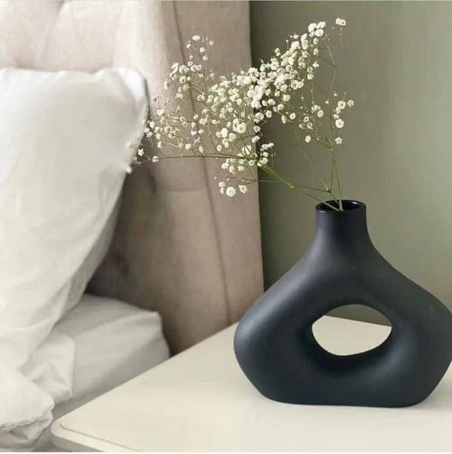 Wooden Twist Modern Home Decor Black Ceramic Decorative Vase for Flowers - Wooden Twist UAE