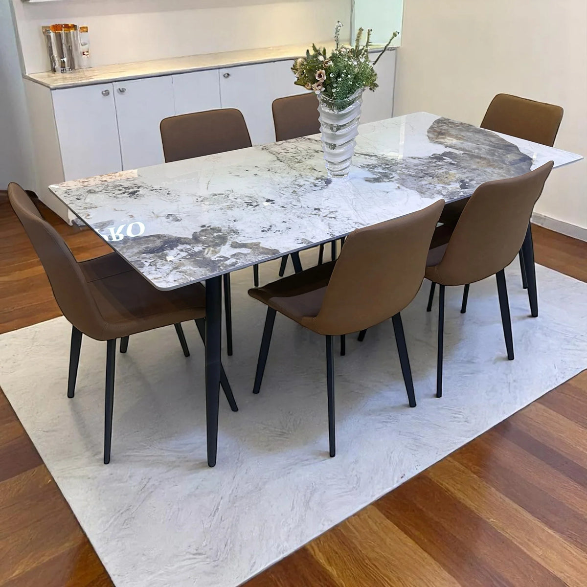 Modern Elegance, Built for Family Dining