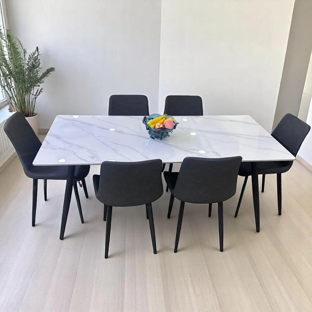 Modern Sophistication for Family Dining