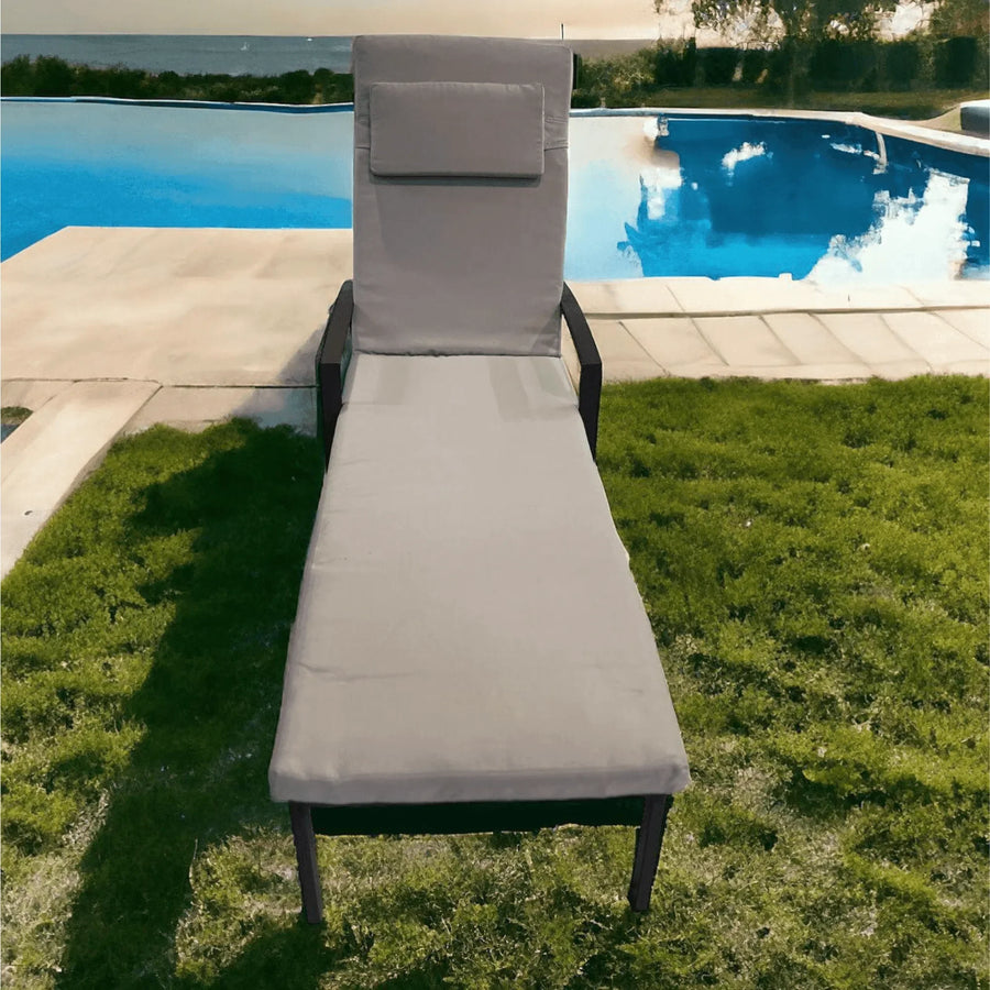 Aluminum Frame in a Soft Light Grey Finish