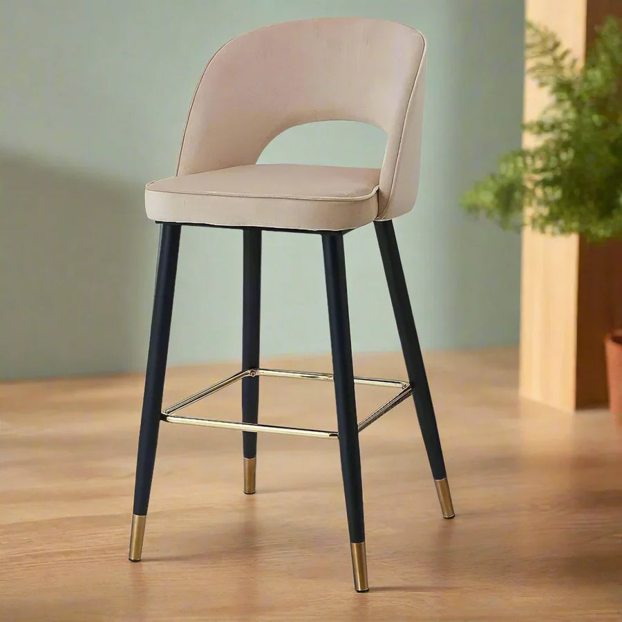 Sturdy Metal Legs Built for High-Traffic Use