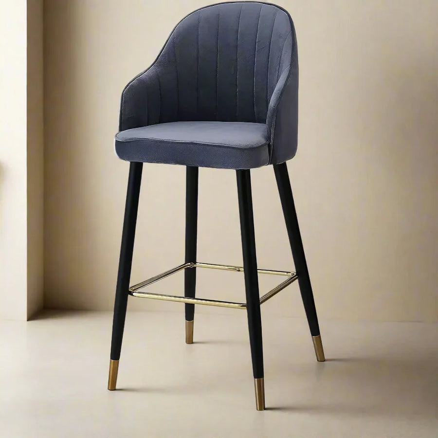 Non-slip base, easy flat-pack assembly