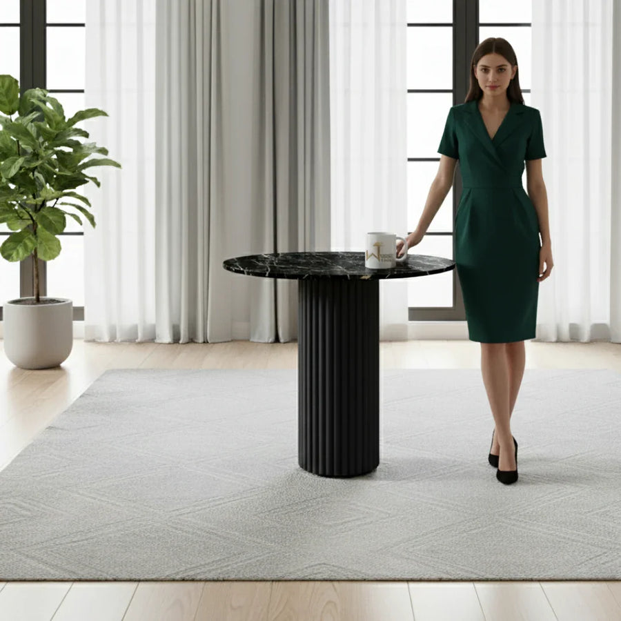 A glossy, timeless finish