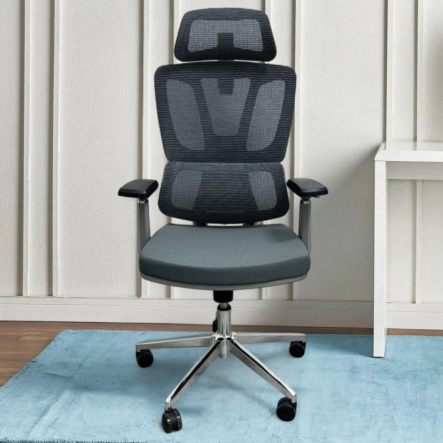 Lumbar Support Meets a Roomy 63cm Seat Depth