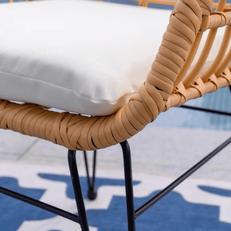 A compact footprint for cafes and patios