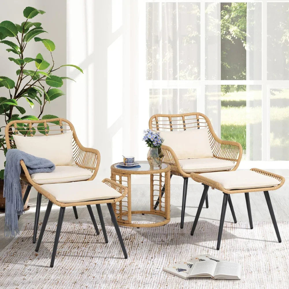 A Bistro Set Built for Slow Mornings and Long Evenings