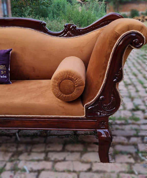 أريكة خشبية يدوية لغرفة المعيشة في صالة تشيز ذات مظهر أنيق (بني الجوز)