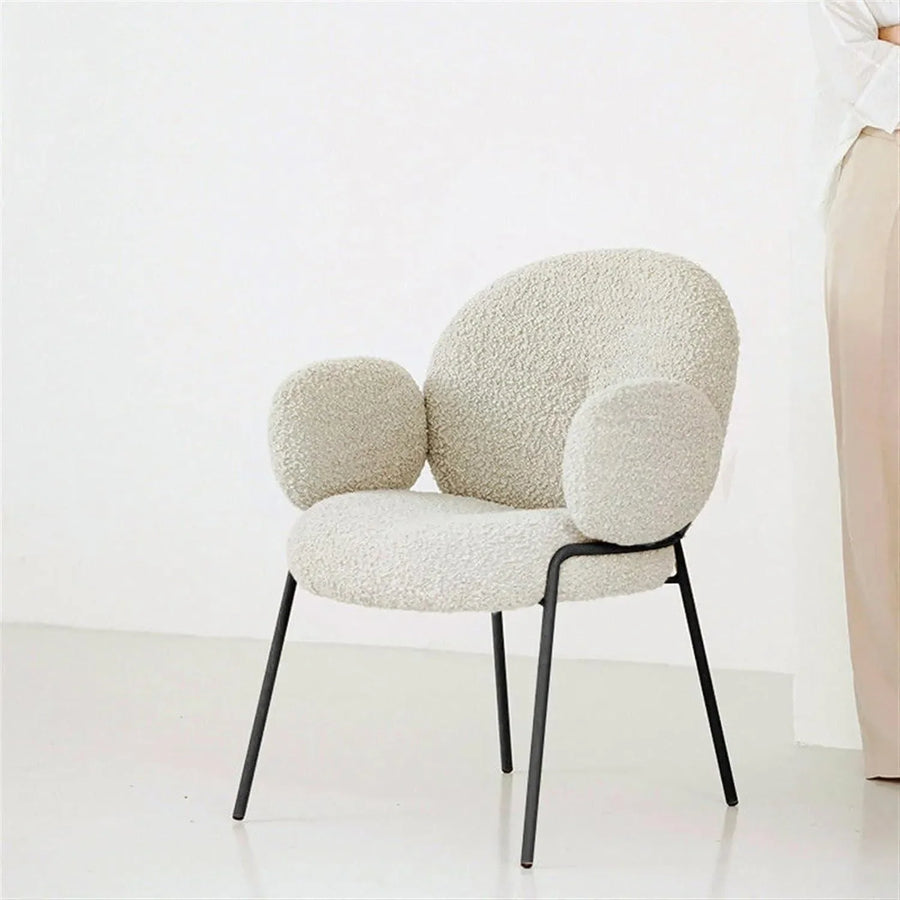 A Versatile Living Room Addition