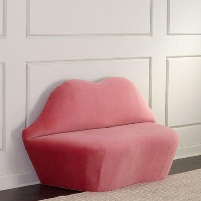 أريكة مصنوعة يدويًا في مقعد صورة ظلية للشفاه لغرفة المعيشة