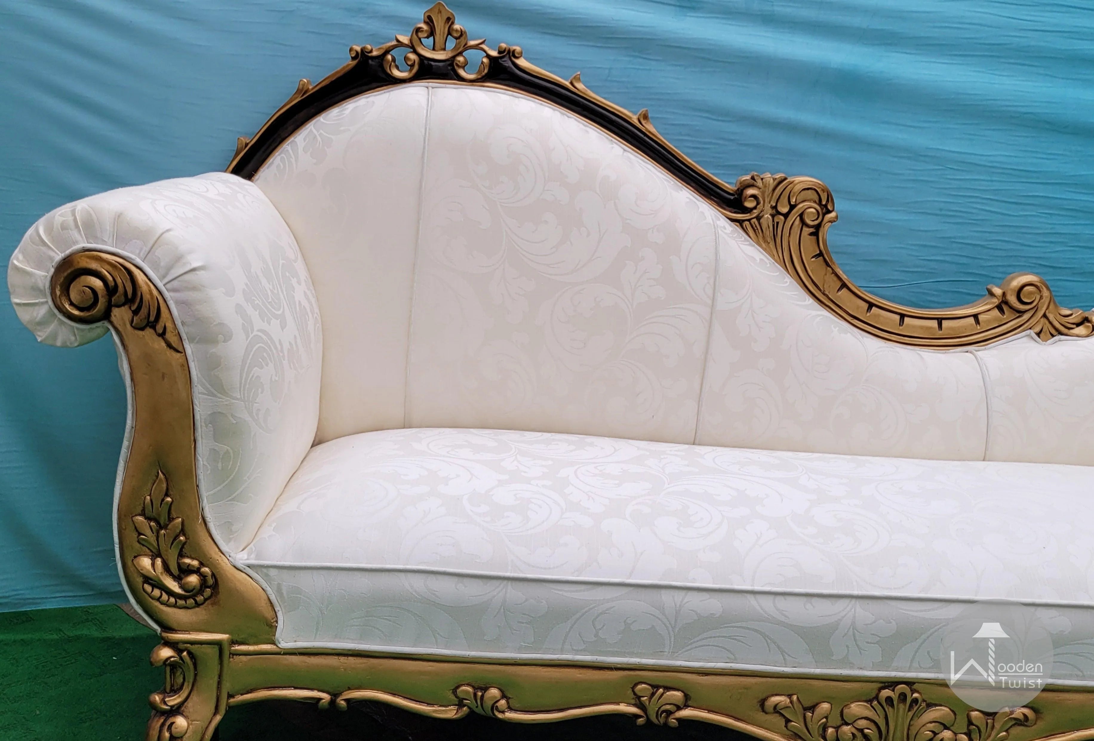 Carving Chaise Lounge