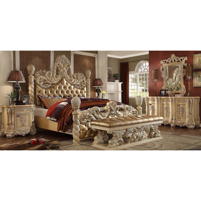 Wooden Hand Carving European Style Luxury King Size Bed with Bench & Side Tables